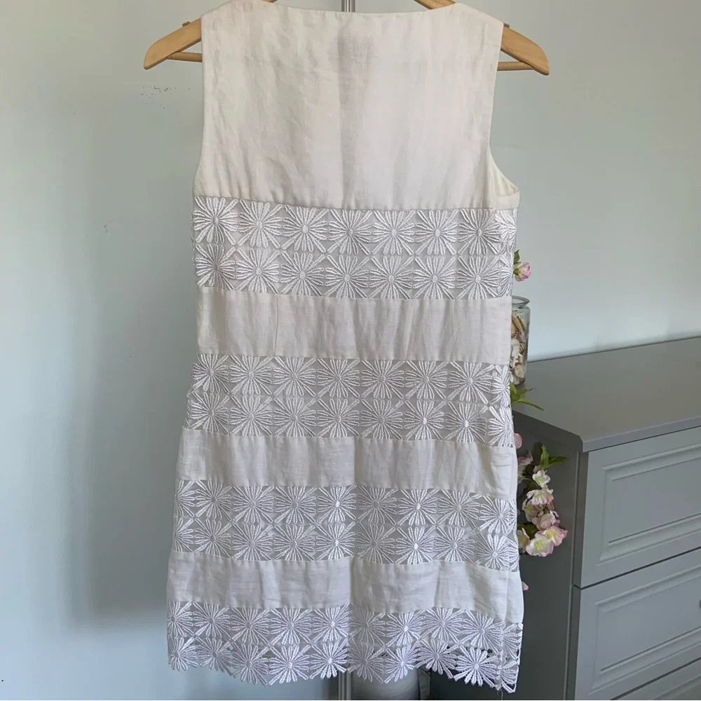 WHITE LINEN SLEEVELESS SHIFT SUMMER DRESS / DAISY MOTIF / LINED / VINTAGE / 2 - Picture 3 of 9